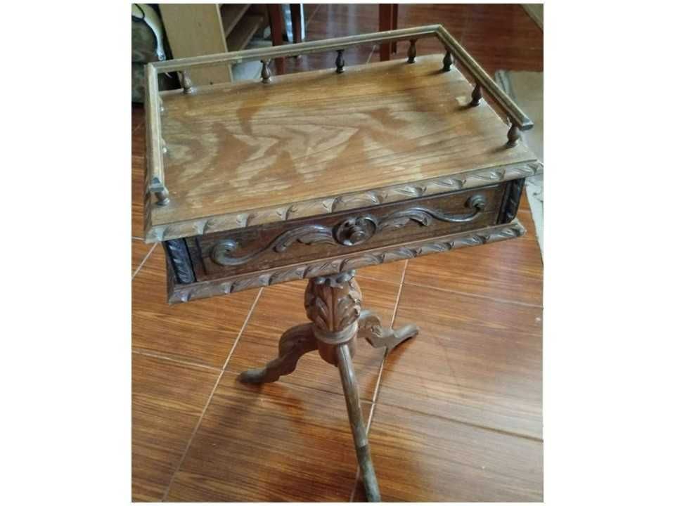 Mesa de apoio c/ gaveta