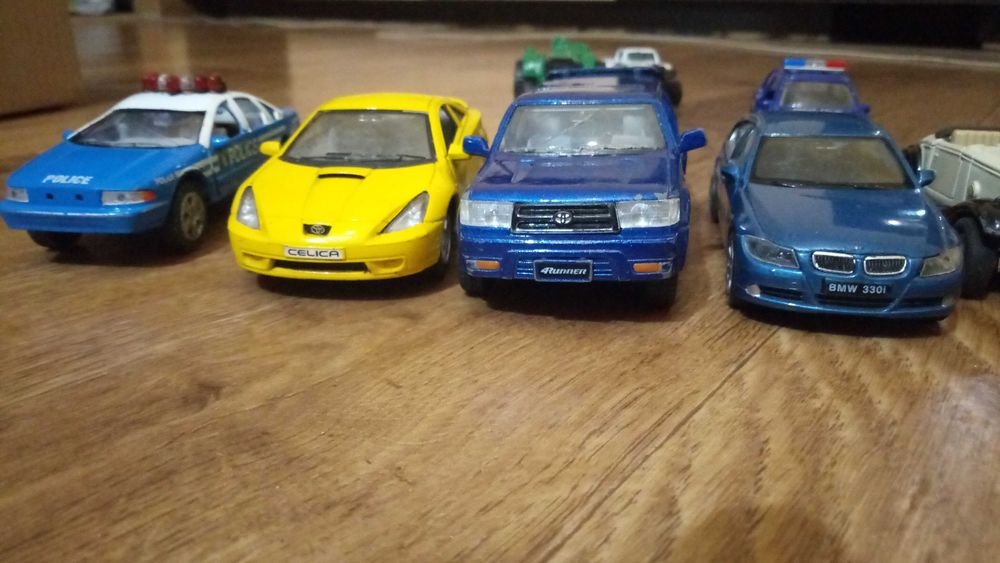 Модельі BMW, Toyota,Chevrolet металл, маштабні, Китай.