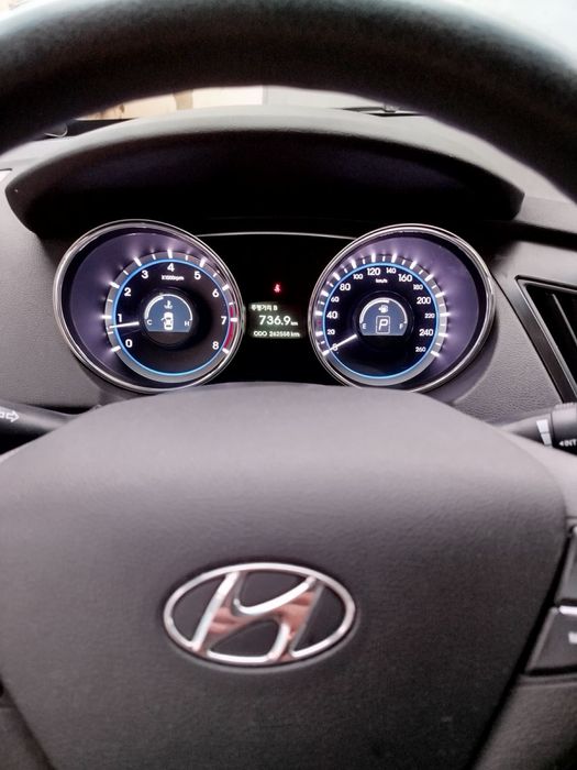 Автомобіль Hyundai sonata