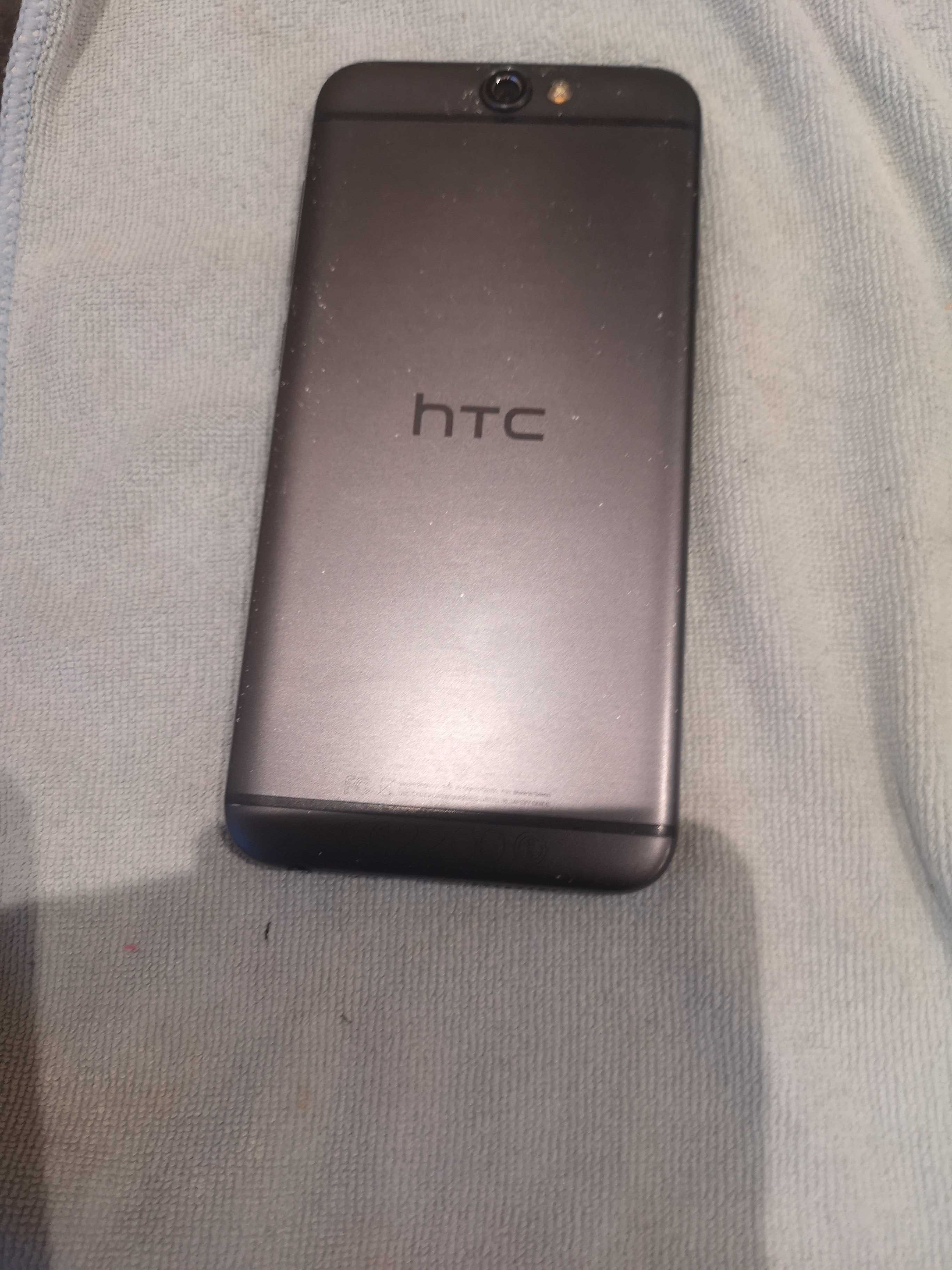 HTC One smartfon używany