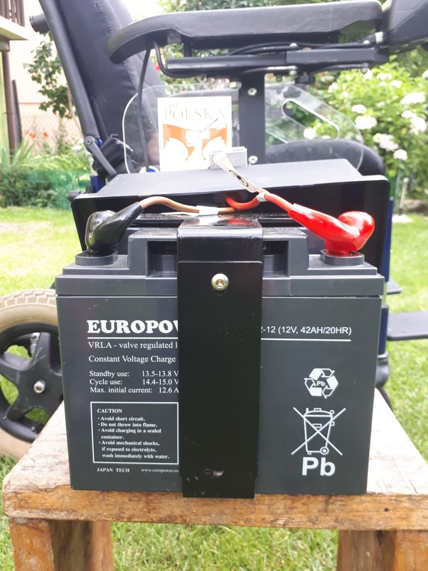 Wózek inwalidzki elektryczny