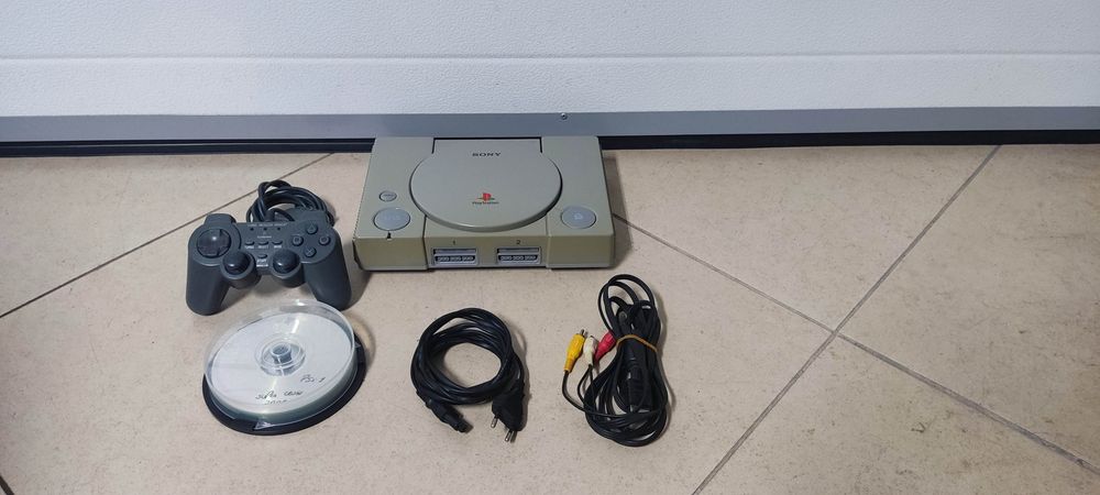 Consola PS1 versão especial Desb.