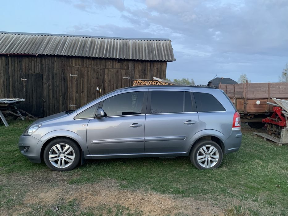 Opel Zafira B 2011 рік