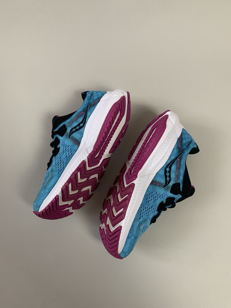 Кросівки saucony 37 розмір 23 см