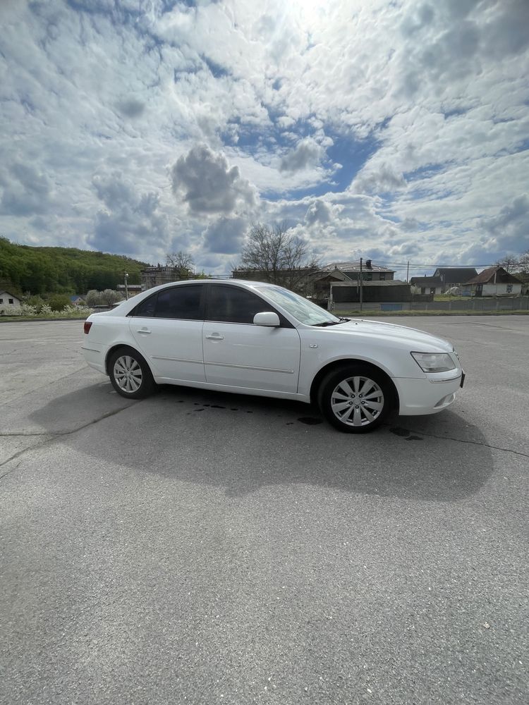 Hyundai sonata 2.4 gaz avtomat