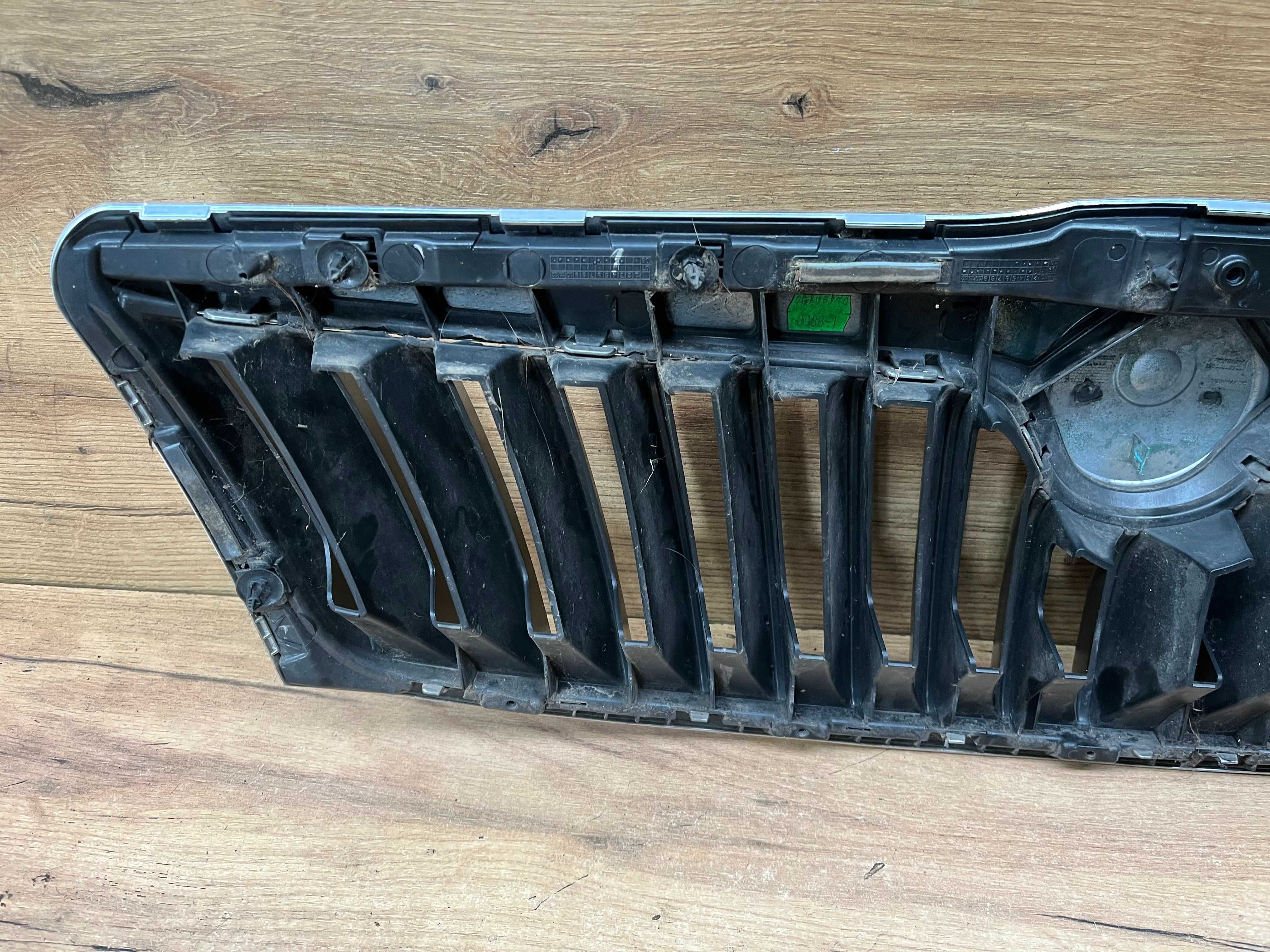 Grill atrapa zderzaka Skoda Octavia II lift