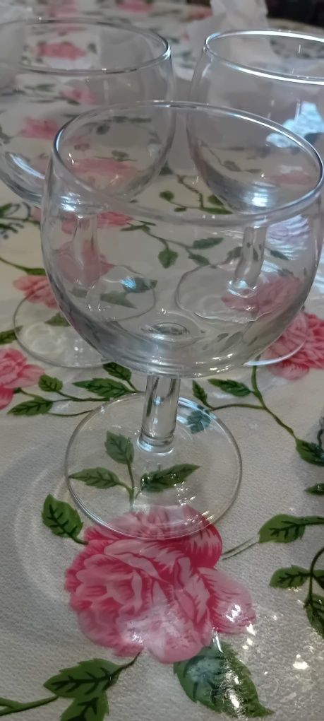 Conjunto 3 copos e garrafa de licor ou outra bebida