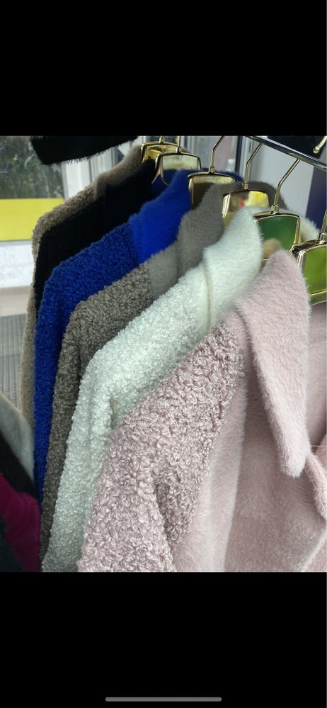 Płaszcz alpaka z rękawkami z baranka kolory