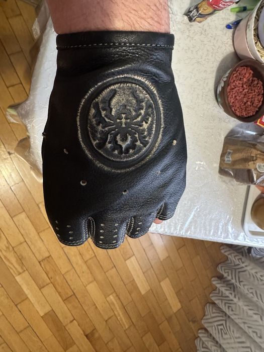 Продам напівперчатки байкерські,з павуком,мотоцеклєтні.
