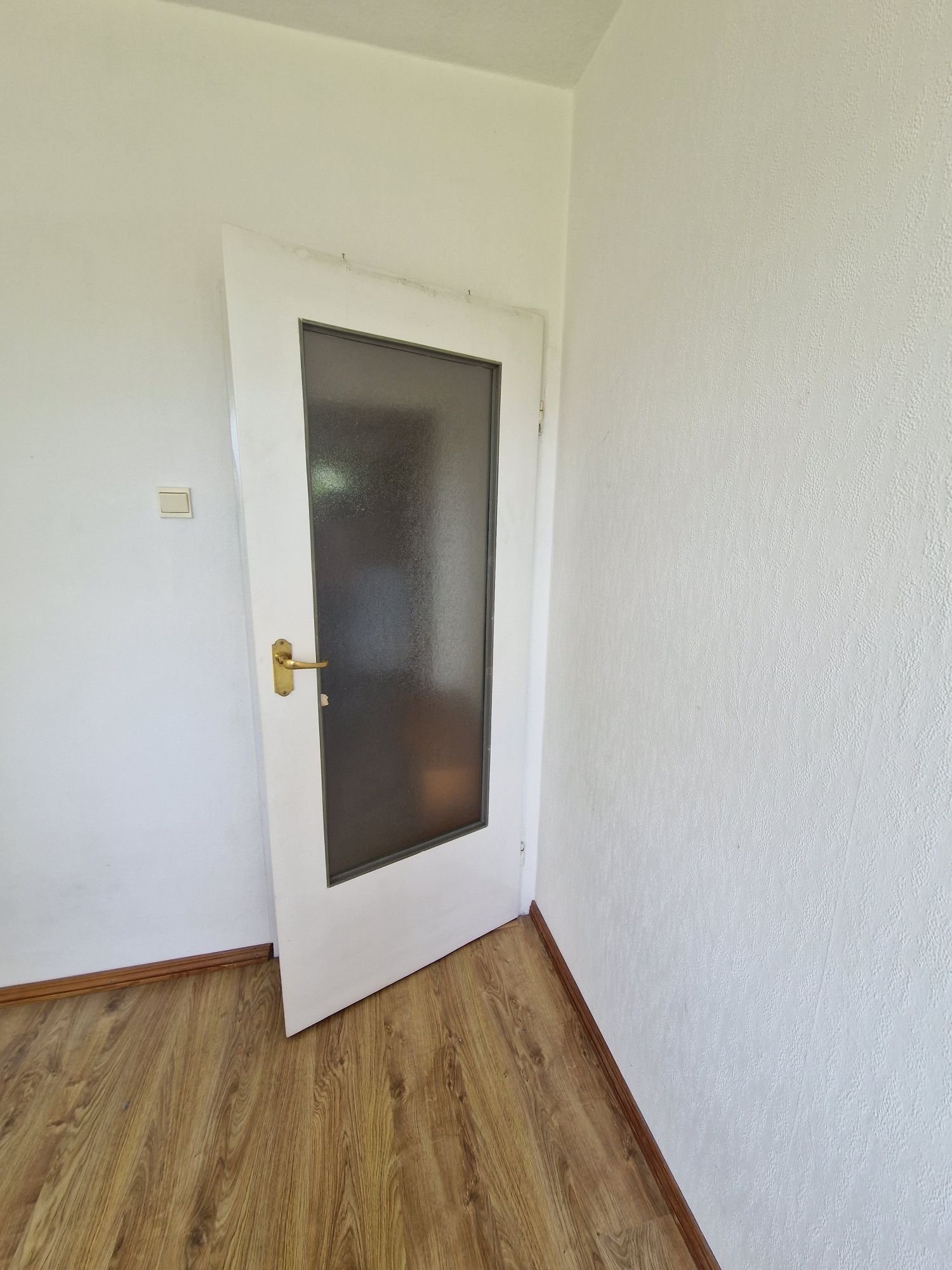 Drzwi PRL w dobrym stanie