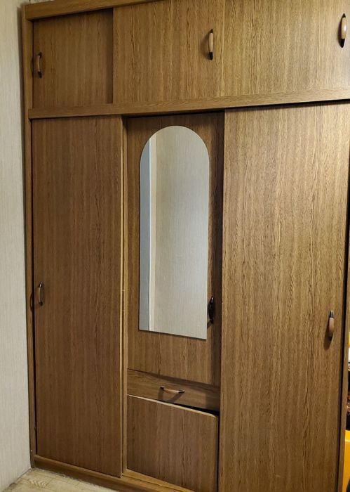 Шафа. Меблі б/в.