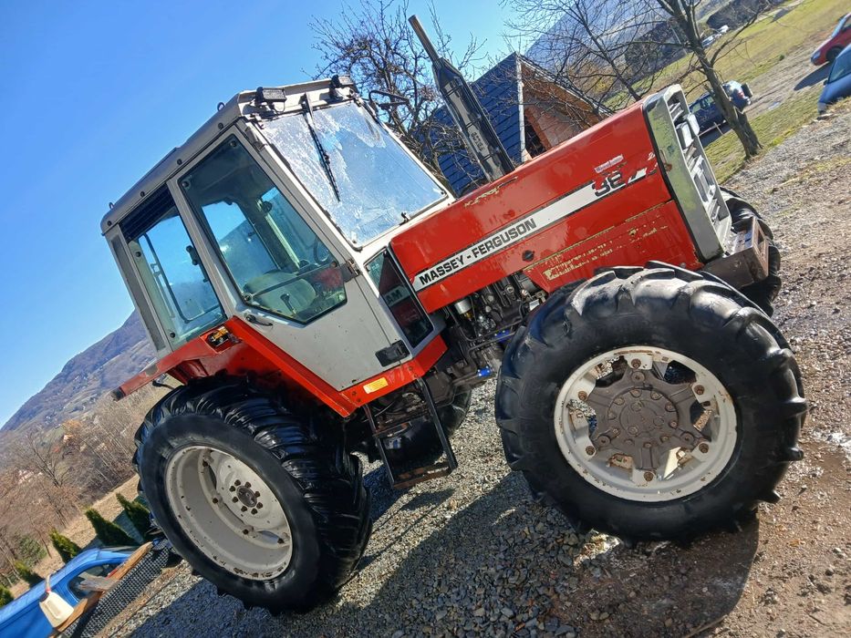 Traktor MF 387 z 1991 roku