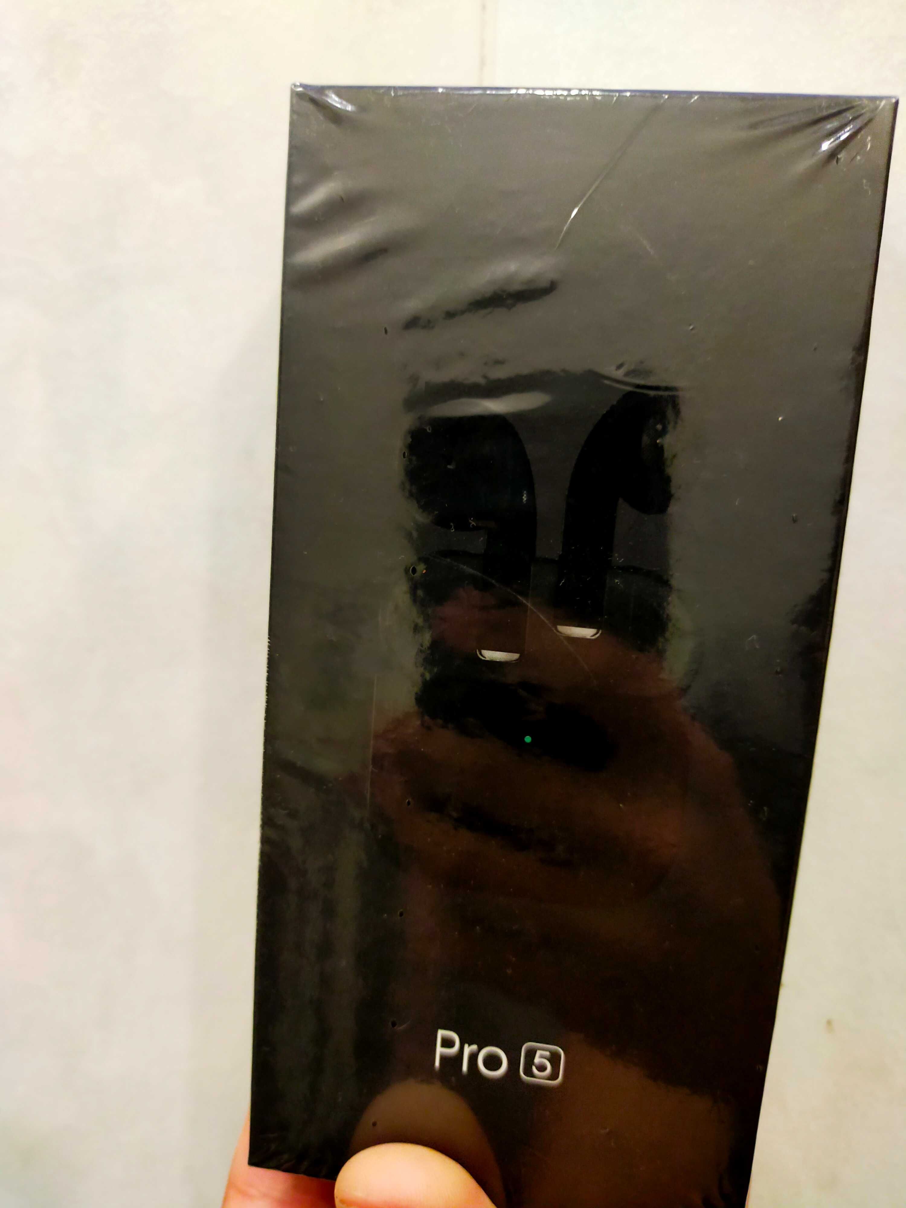 Fones bluetooth Pro 5 pretos Novos