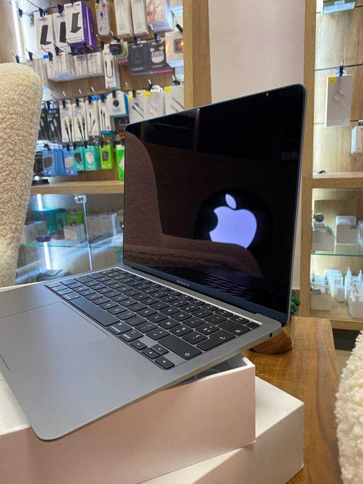 Ноутбук Apple MacBook Air 13" M1 8/256GB Space Gray (MGN63) 2020