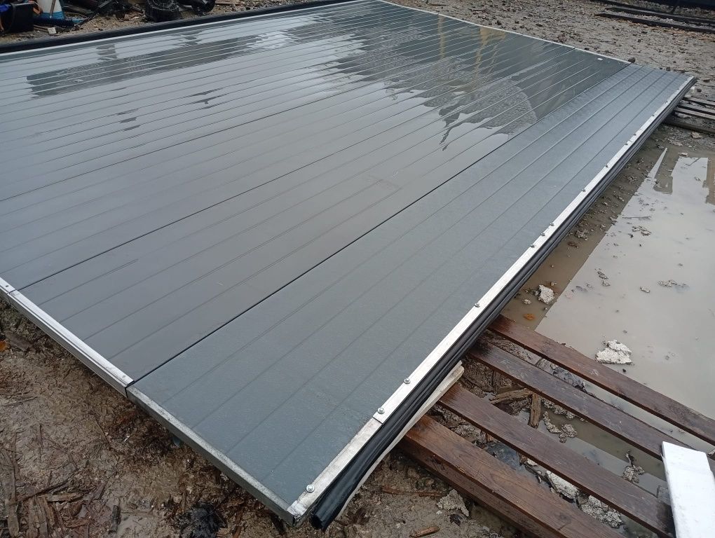 Brama segmentowa garażowa panelowa  przemysłowa 602x394 wysoka .transp