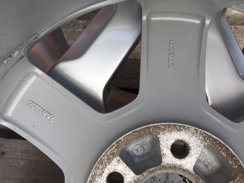 + Oryginalne felgi aluminiowe 17 VOLVO XC60 XC70 Radom