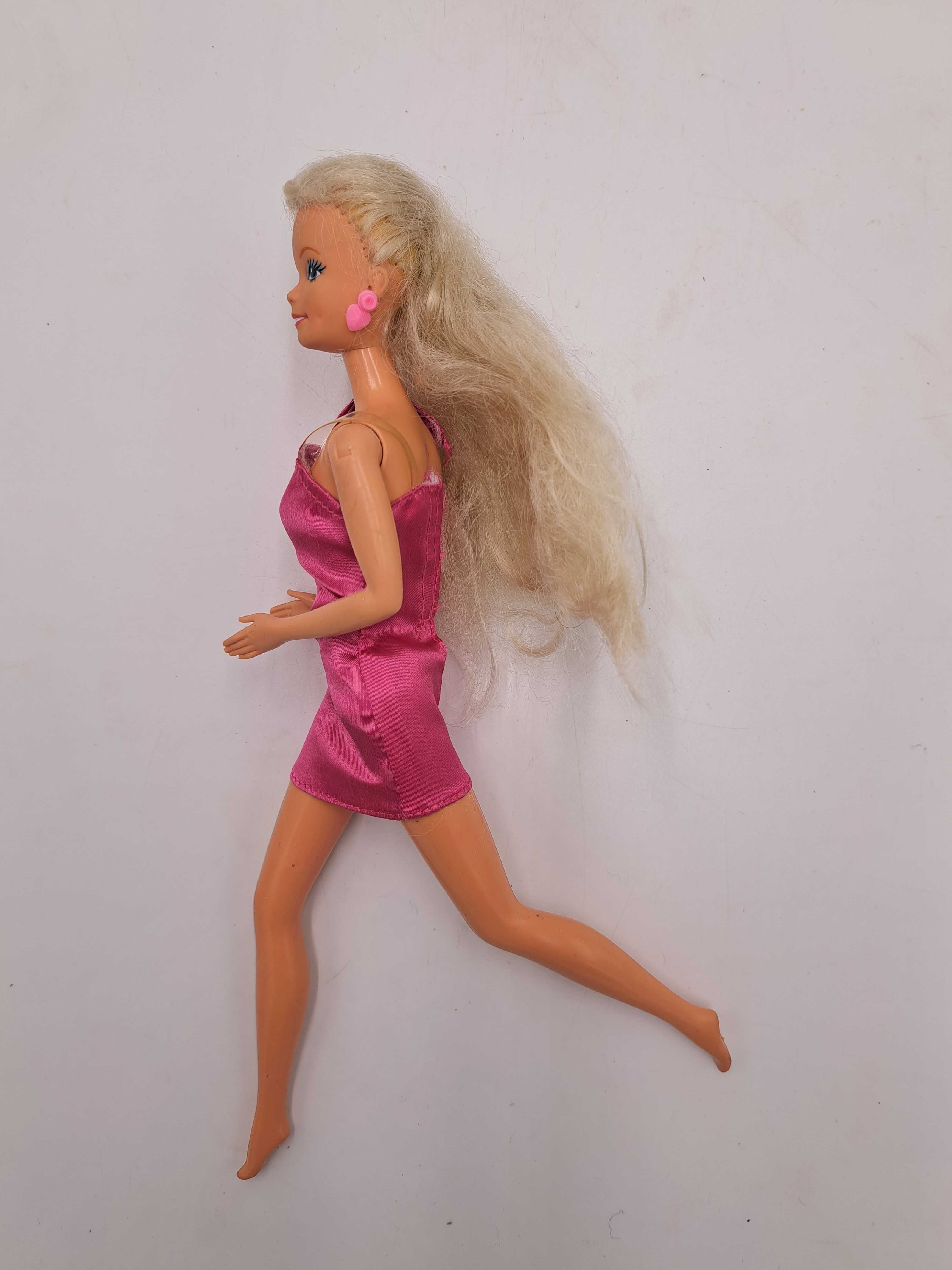 Lalka Barbie Mattel Lucky Corner różowe kolczyki