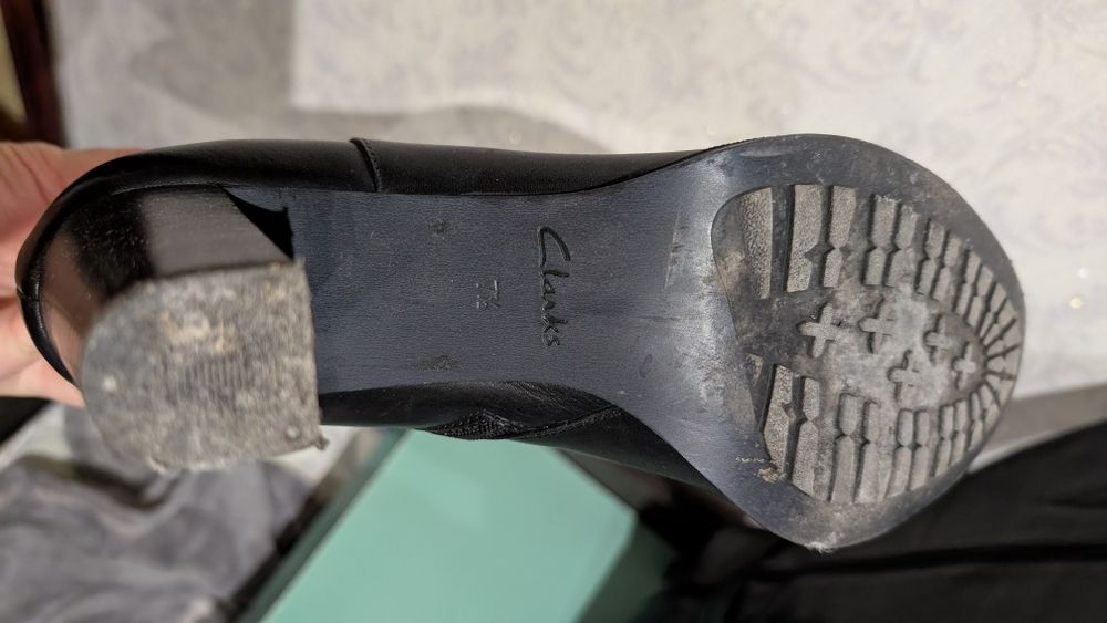 Шкіряні демісезонні сапожки Clarks 41 розмір