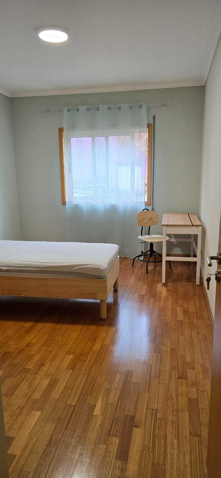 Alugam-se 3 quartos para estudantes em Barcelos frente ao IPCA 100ml;