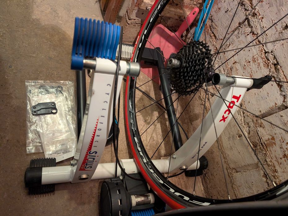 Trenażer rowerowy + koło gratis