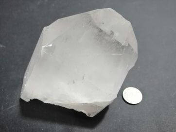 Naturalny kamień Kryształ Górski w formie monokryształu czysty nr 21