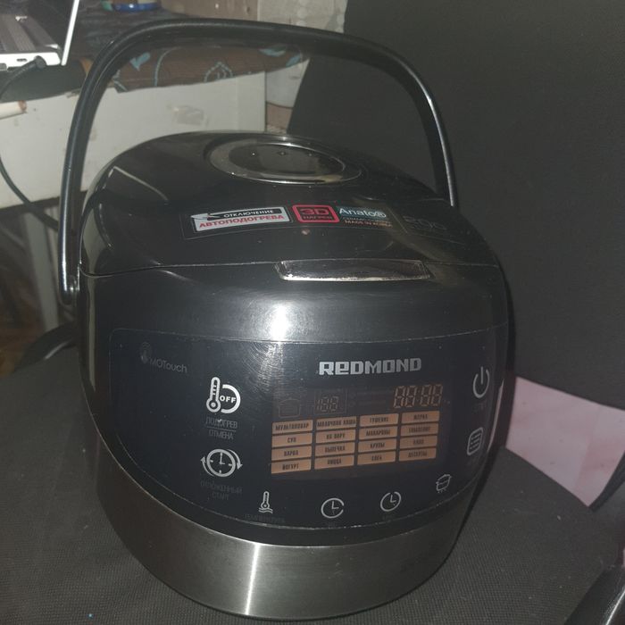 Мультиварка Redmond RMC-M90
