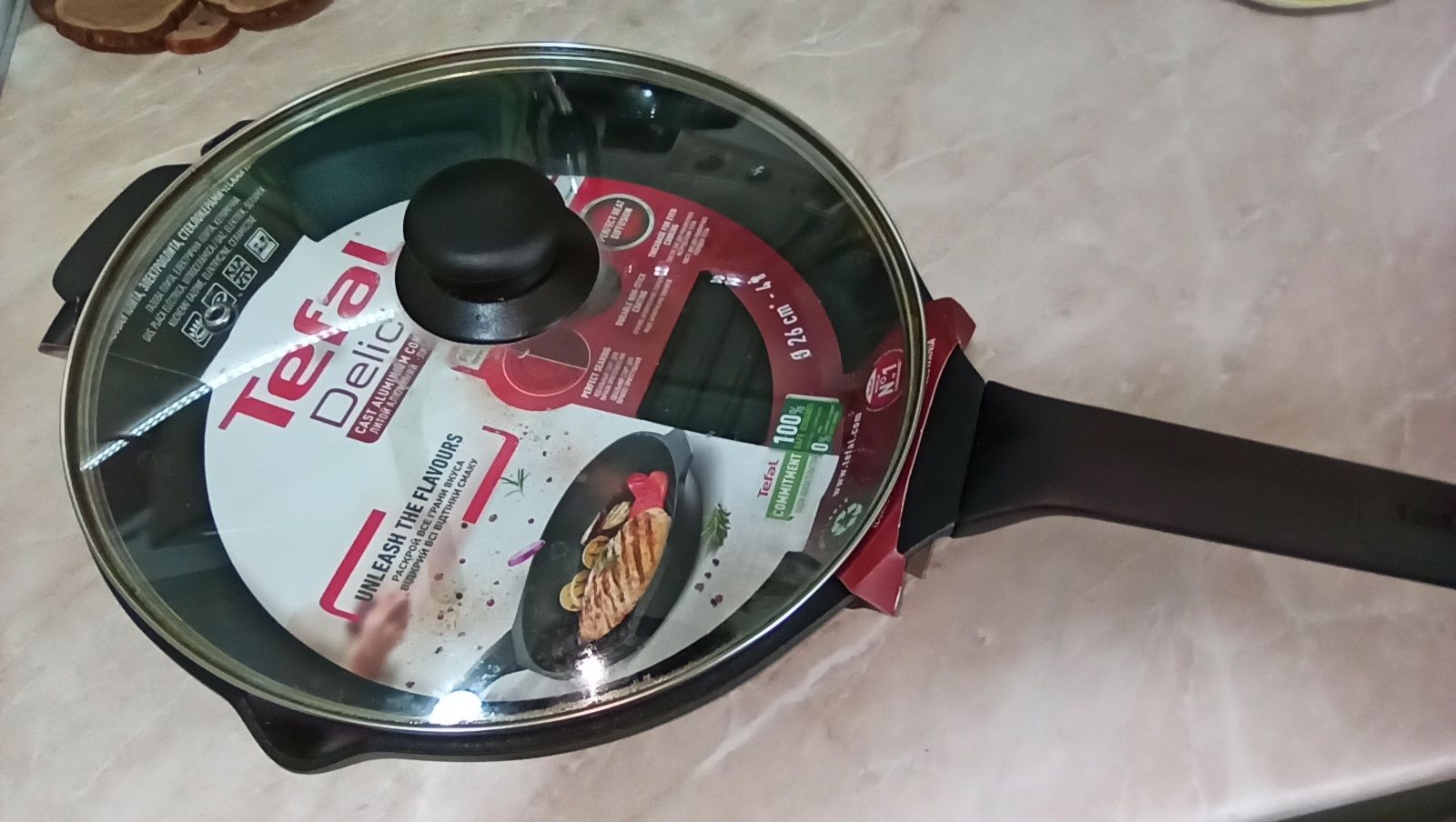 Сковорода гриль Tefal E2324074 Delicio 26 см. Крышка в подарок