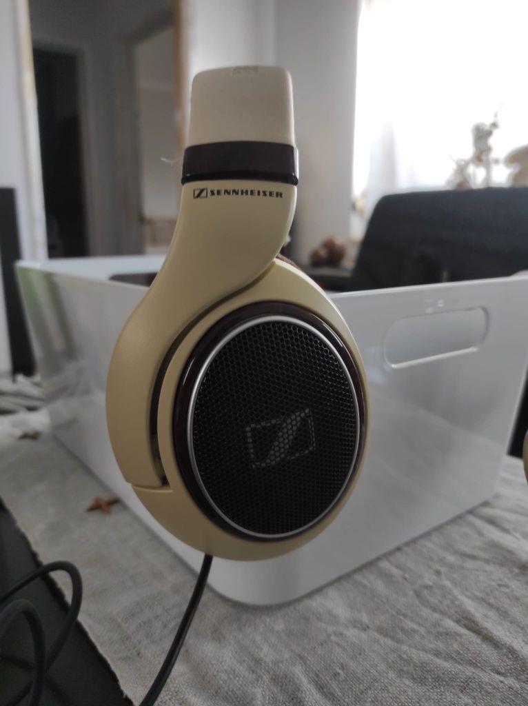 Headphones sennheiser