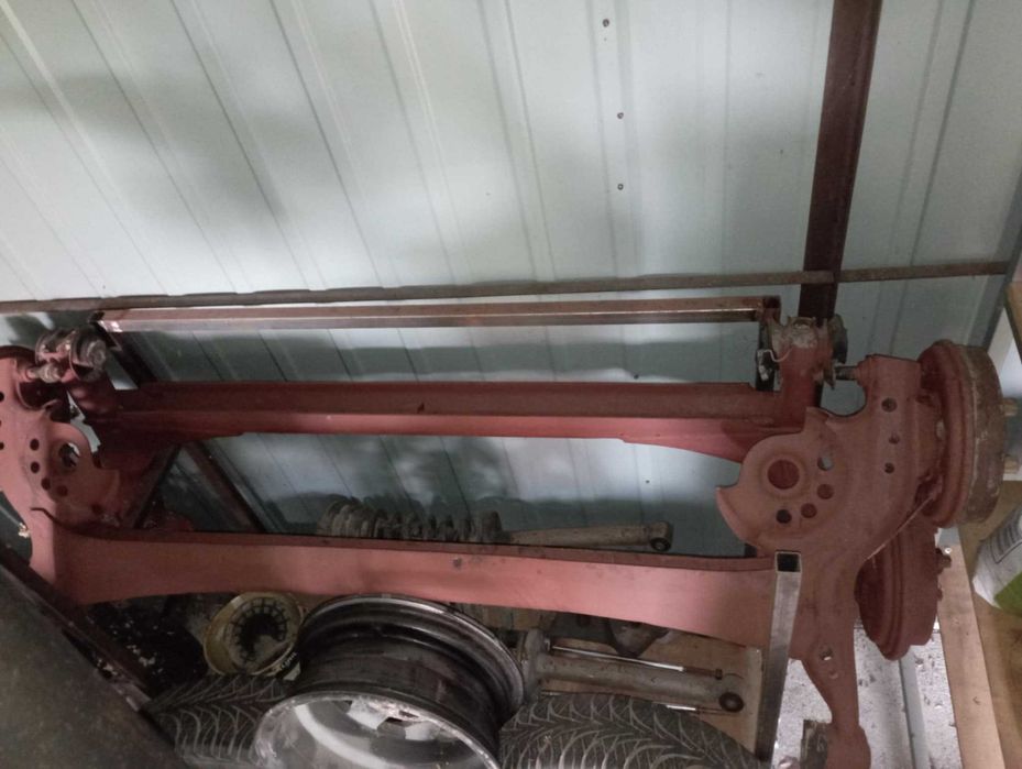 Oś do przyczepki – z zawieszeniem i bębnami hamulcowymi