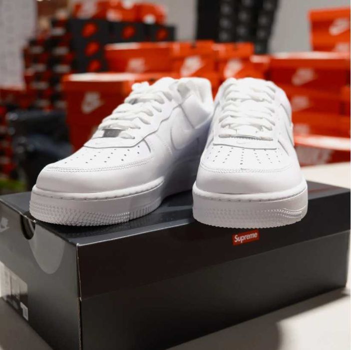 Nike_Air_Force_1_Low_Supreme_White R.44