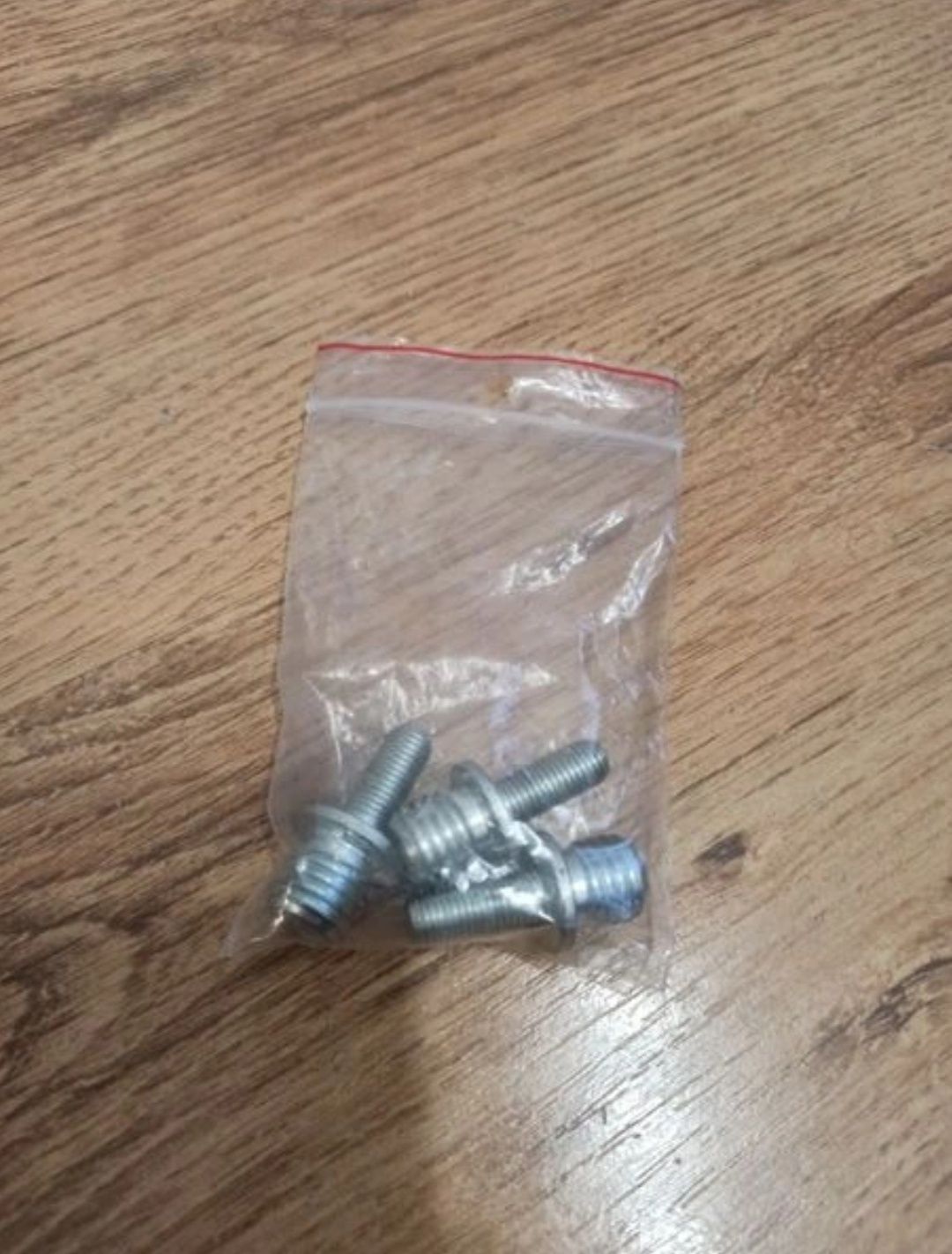 Adapter śruba M14 na 5/16 cala do polerki itp.