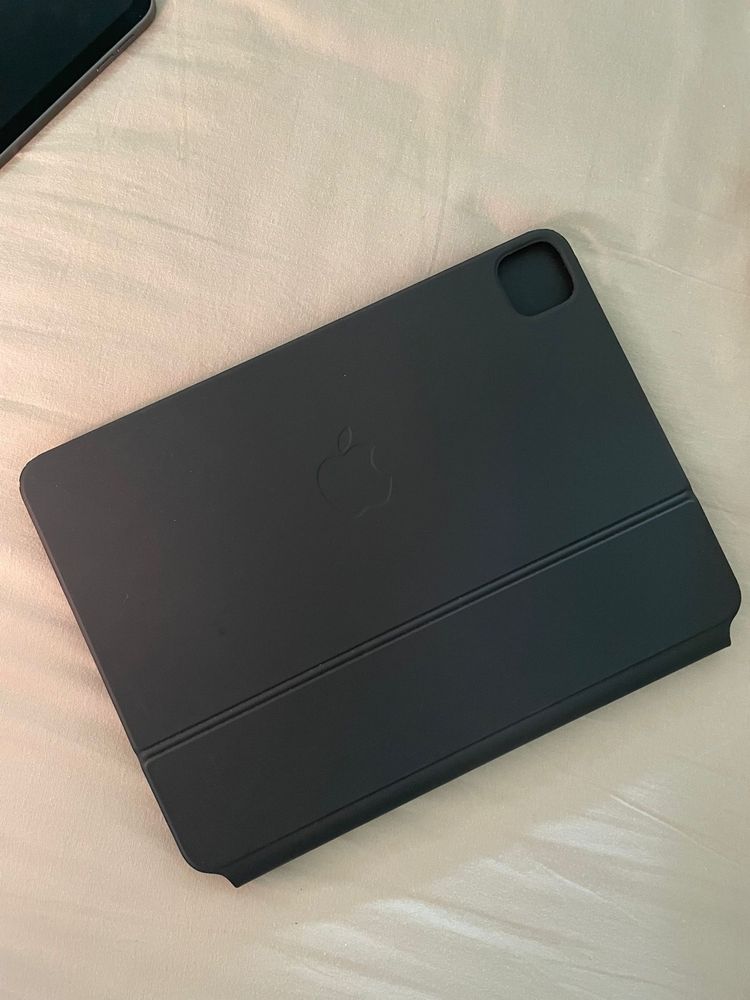iPad Pro 3rd Generation 11 inch c/ Apple Pencil e Magic Keyboard
