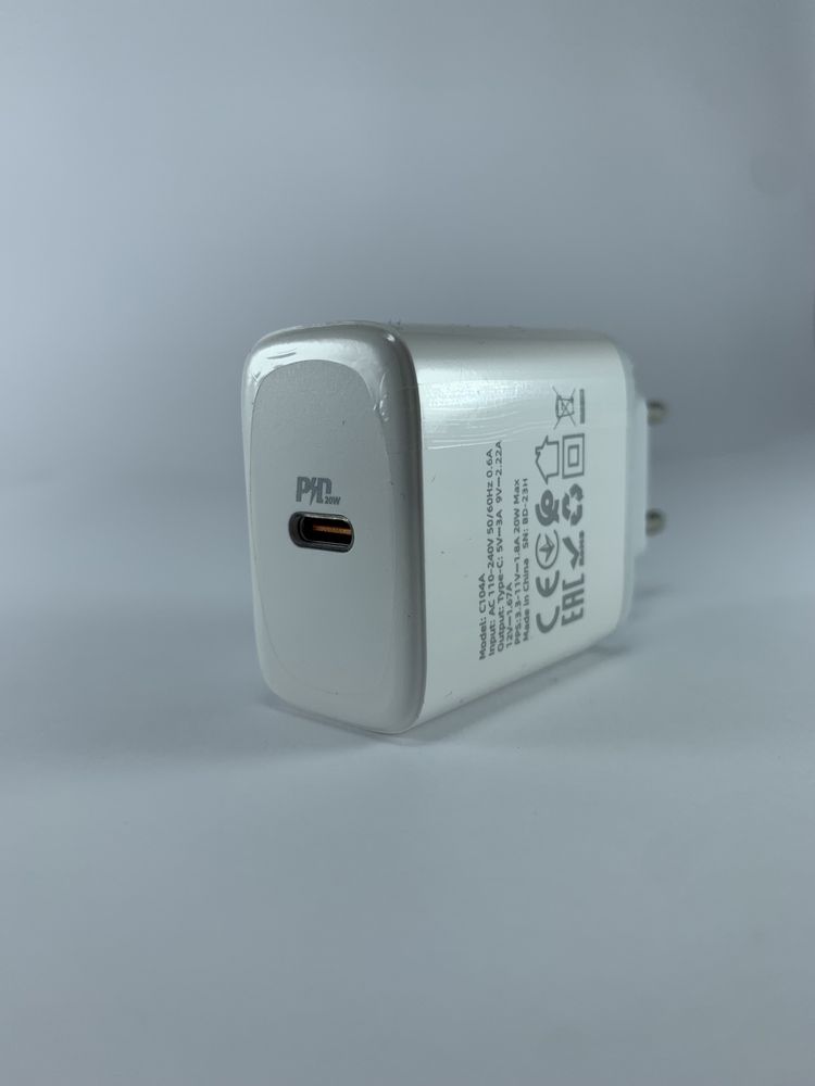 Мережевий зарядний пристрій Hoco C104A PD20W Type-C to Lightning