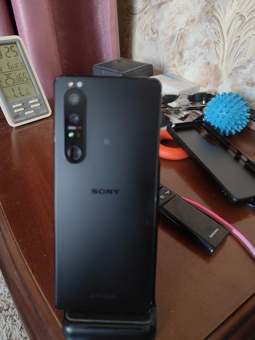 Обменяю Sony Xperia 1 mark 3 12/256