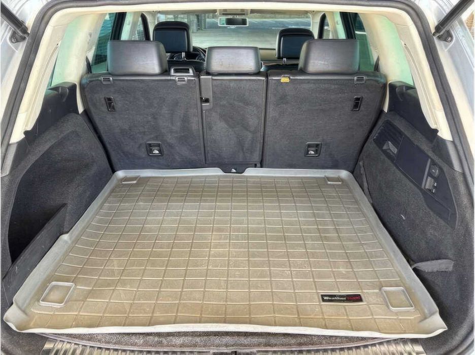 Volkswagen Touareg      2015