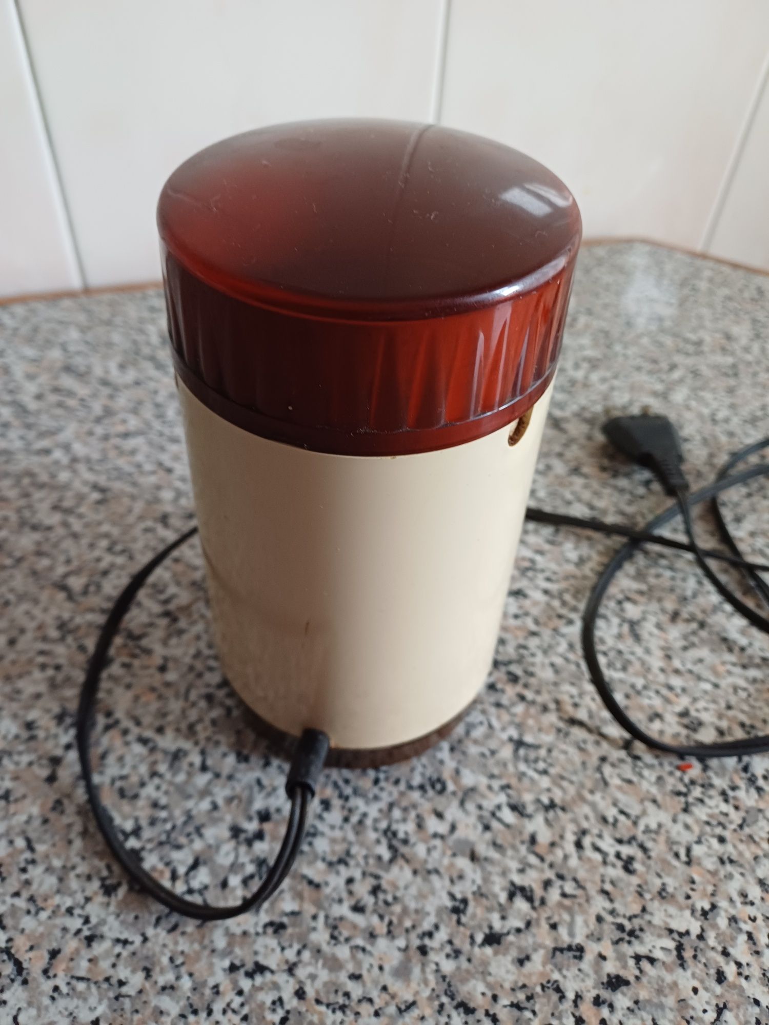 Moinho para café 5 euros.