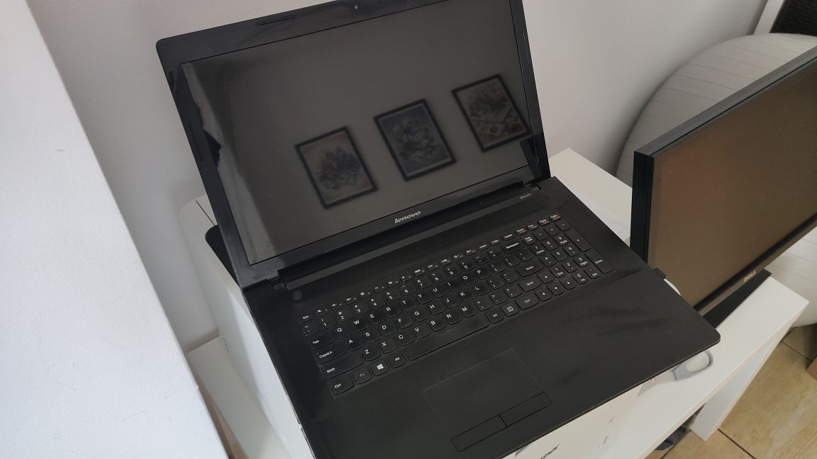 Lenovo laptop 17"