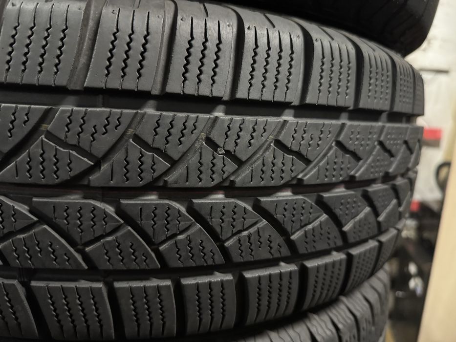 шини б.у зима 215/65 R16C Bridgestone Blizzak LM-18C склад резини