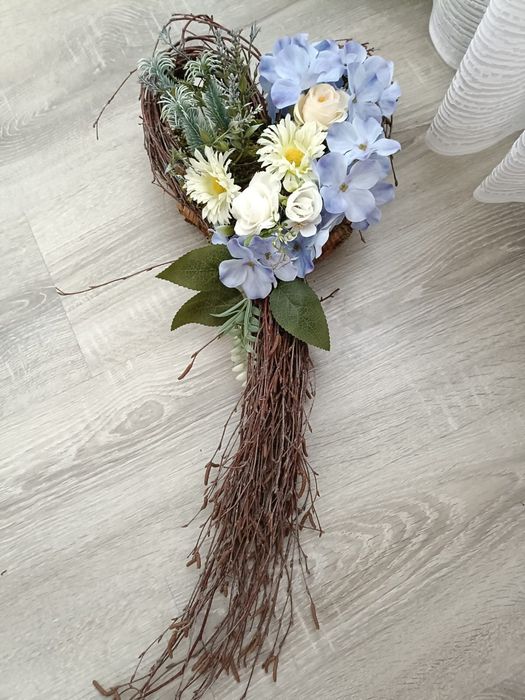 Wiązanka nagrobna stroik cmentarny na grób na cmentarz serce wianek