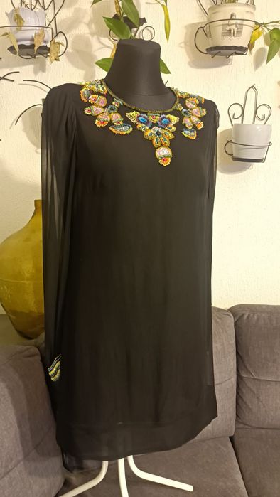 Jedwabna sukienka z kryształkami "French Connection" M/L