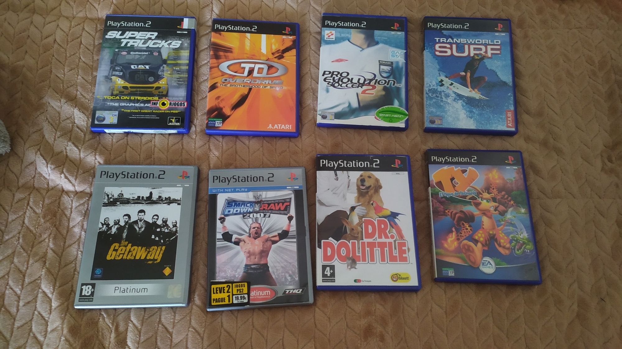 Vendo á unidade 8  jogos para a PS2