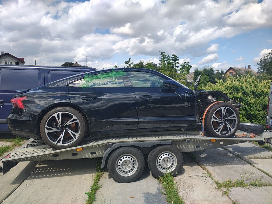 Audi e-tron GT розборка маємо два авто