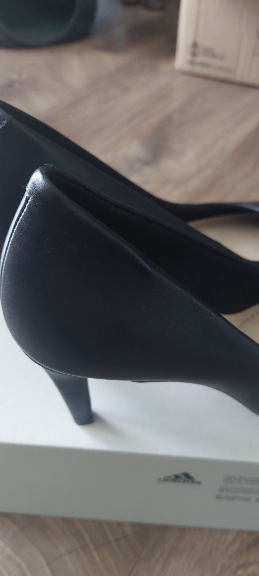 Szpilki clarks nowe
