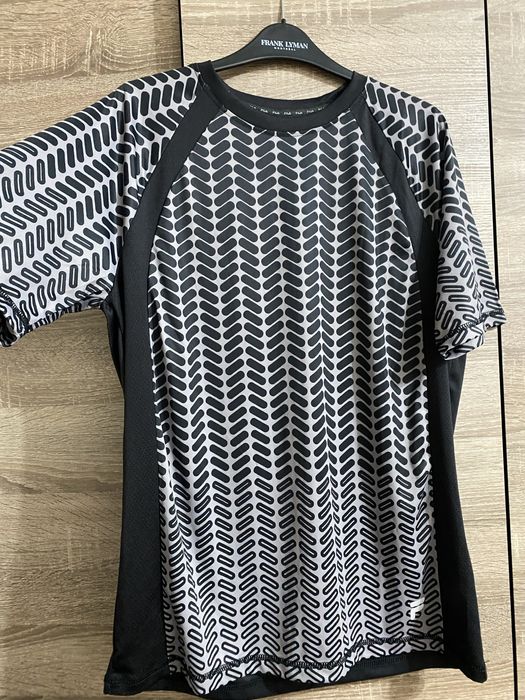 Продам футболку fila