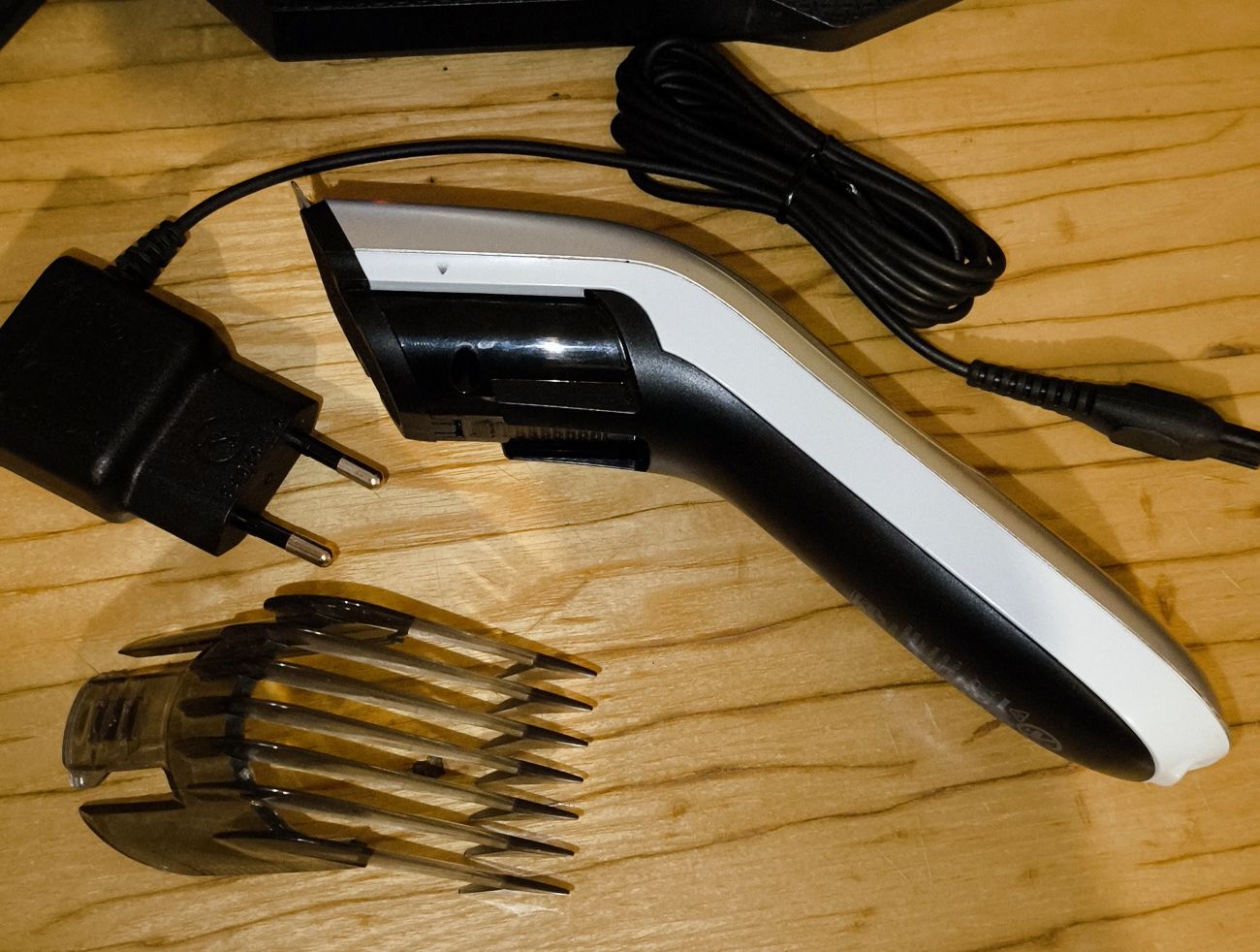 Машинка акумуляторна для стрижки Philips