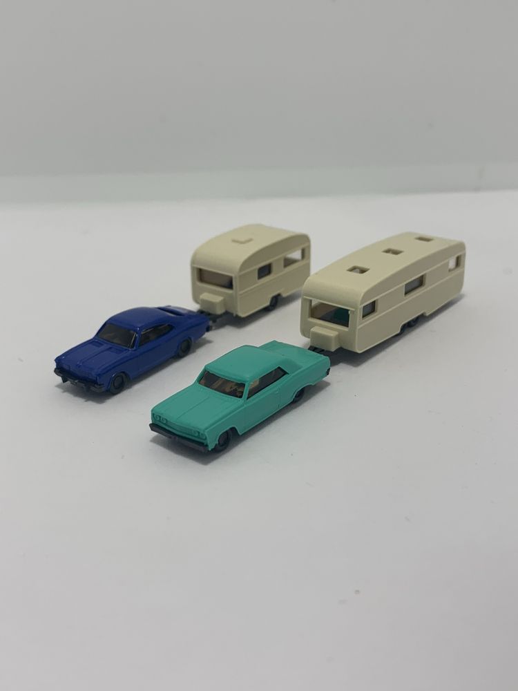 2 carros com caravanas da Wiking 1:160