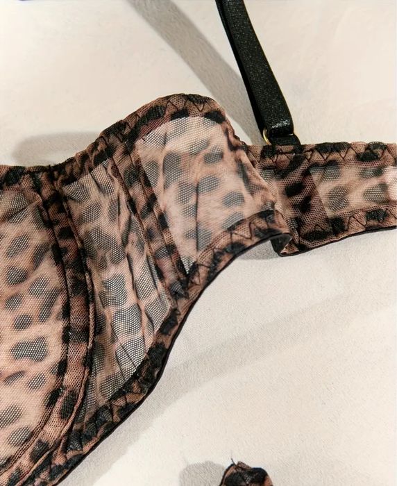 Сексуальний комплект білизни з леопардовим принтом