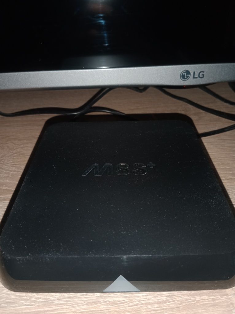 Android TV box M8S+