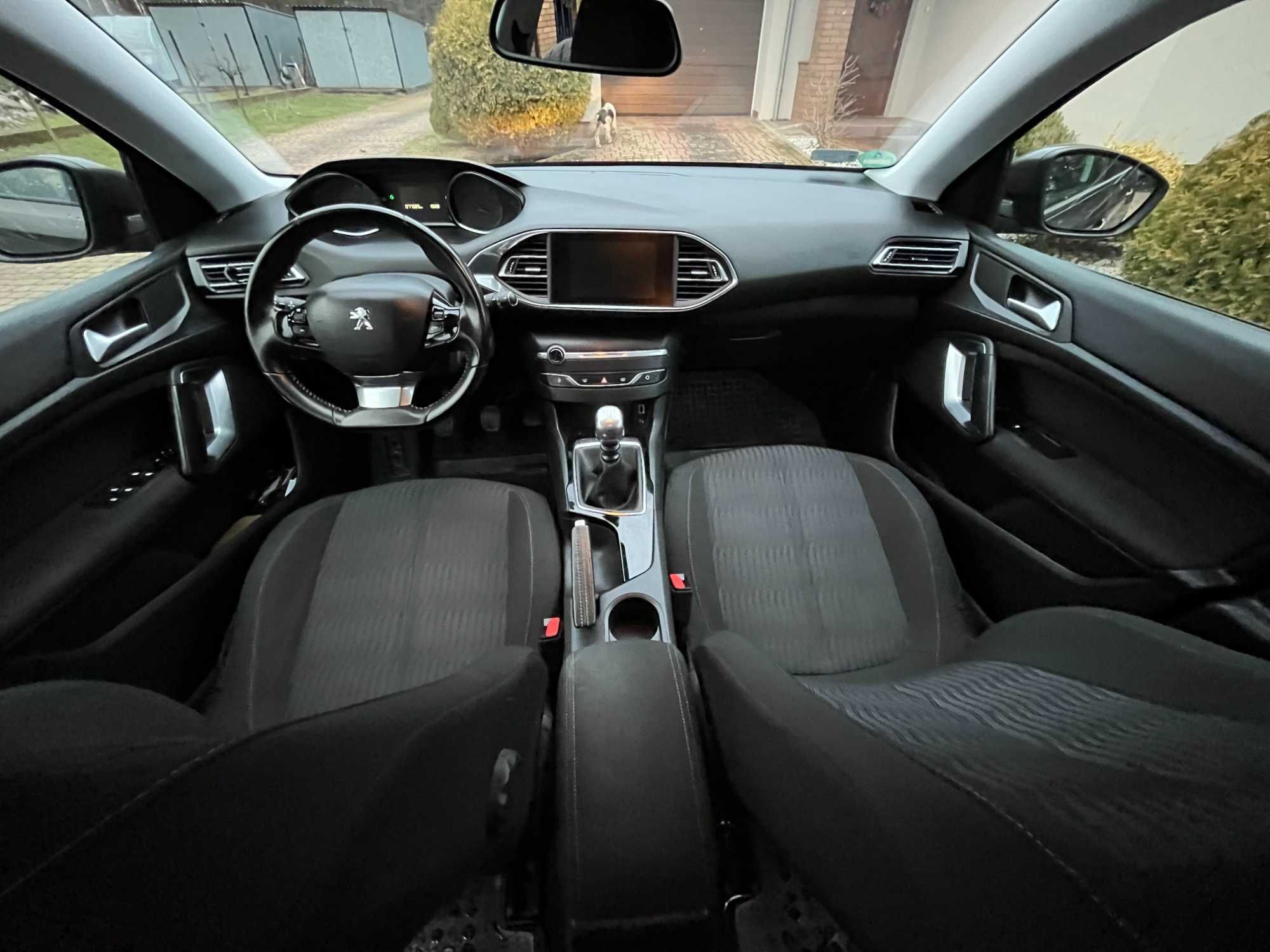 Peugeot 308 SW 2015 benzyna, super stan auta, 2 komplety alufelg