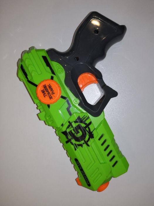 Бластер оружие пистолет с пульками